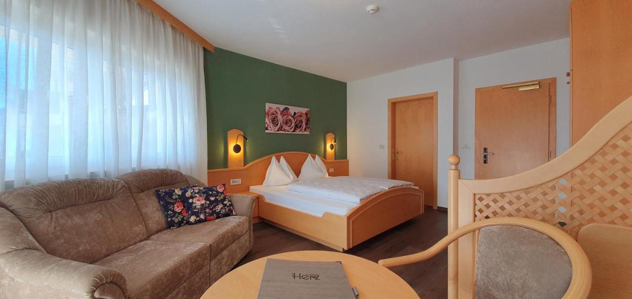 Hotel Garni Herz Tirolo Bagian luar foto